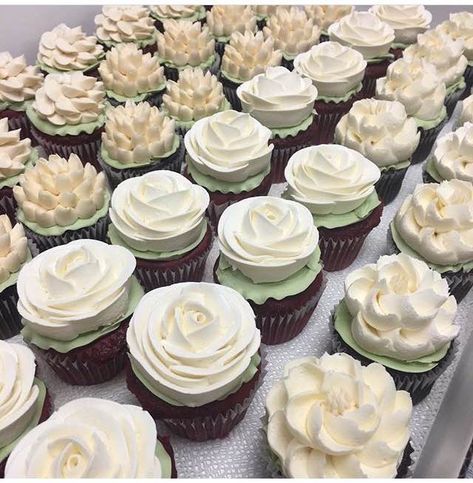 White and Cream Floral Collection Cupcakes Green, White Flower Cake Shoppe, Cupcake Cream, Green Cupcakes, White Cupcakes, Floral Wedding Cake, Classic Wedding Cake, Floral Cupcakes, Wedding Sweets