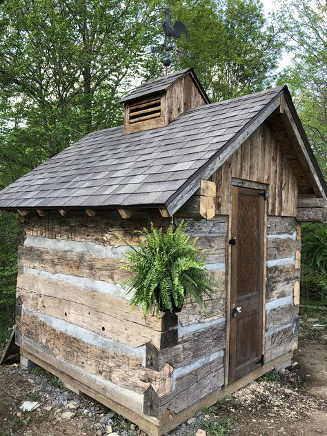 Log Cabin Chicken Coop with Cupola Weather vane, Rustic Backyard Chicken Coop Ideas, Easy Diy Chicken Coop Plans, Diy Chicken Coop Ideas, Wood Chicken Coop, Fancy Chicken Coop, Easy Diy Chicken Coop, Urban Chicken Coop, A Frame Chicken Coop, Chicken Coop Ideas