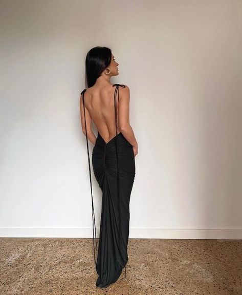 MÉLANI on Instagram: "Our beloved GIA is now back online in white & black 🤍" Black Maxi Dress Outfit, Body Con Dress Outfit, Strap Maxi Dress, Maxi Dress Outfit, Black Maxi, Dress Outfit, Just Girl Things, Fashion Furniture, Black Maxi Dress