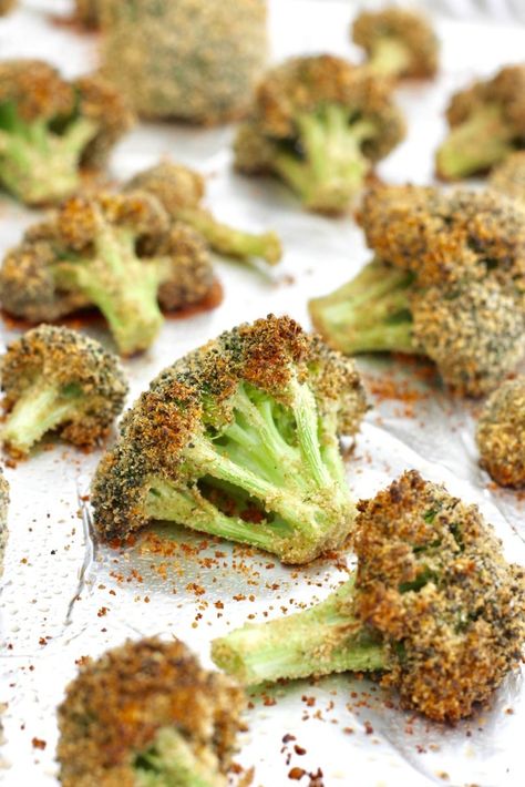 The most addictive broccoli you’ll ever eat! Crispy crunchy on the outside, crispy tender on the inside and seasoned to satisfy. So easy to make you’ll want to make it every night! I am so excited to share this crispy oven-fried broccoli recipe with y’all! It’s broccoli at its BEST! I got the idea to... Recipes With Broccoli, Best Twice Baked Potatoes, Seasoned Broccoli, Rice In The Oven, Crispy Oven Fries, Fried Broccoli, Cafe Delites, Butter Honey, Garlic Mushrooms