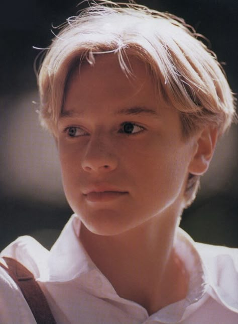 Boy Long Haircut, Casper Film, Casper 1995, Devon Sawa, 90s Haircuts, Jeremy Sumpter, Surfer Guys, Boy Haircuts Long, Blonde Moments