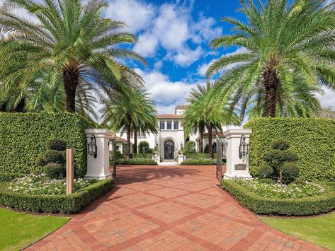 Modern Spanish Farmhouse, Palm Beach Homes, Beach Mansions, Classical Villa, Spanish Farmhouse, Florida Mansion, Palm Beach Gardens Florida, Beach Mansion, Dream Mansion