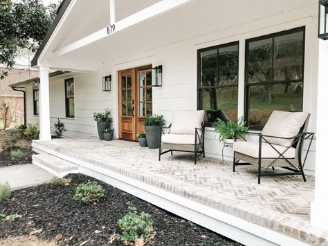 Exterior Makeover Reveal!!! {Notes from Home} - Beneath My Heart New Front Porch, Front Porch Makeover, House Front Porch, Porch Addition, Front Porch Design, Home Exterior Makeover, Porch Makeover, Farmhouse Front Porches, Casas Coloniales