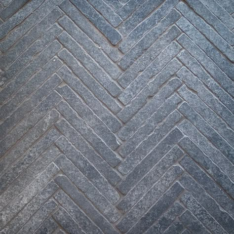 Black Herringbone Floor, Black Herringbone Tile, Herringbone Tile Floors, Limestone Floor Tiles, Antique Flooring, French Limestone, Limestone Flooring, Limestone Tile, Black Herringbone