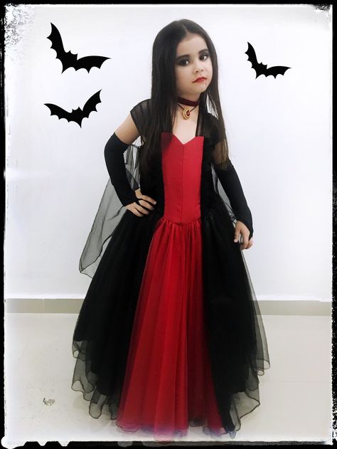 Kids Vampire Costume Girl, Kids Vampire Makeup Girl, Diy Vampire Costume Kids, Vampire Make Up Kids, Vampire Makeup Kids, Vampire Girl Costume, Girl Vampire Costume, Kids Vampire Costume, Kids Vampire Makeup