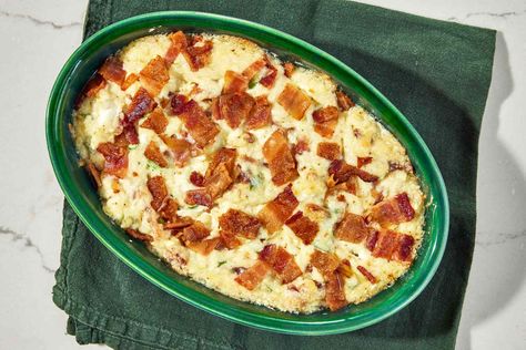 Hot Bacon Swiss Dip, Swiss Bacon Dip, Hot Bacon And Swiss Dip, Swiss Dip, Swiss Cheese Dip, Smoked Almonds, Breakfast Party Foods, Easy Dinner Casseroles, Bacon Dip