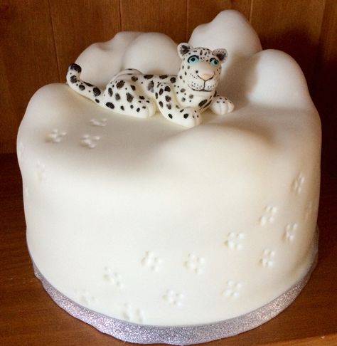 Snow Leopard Cake Snow Leopard Cake Ideas, Snow Leopard Cake, Leopard Birthday Parties, Cats Cake, Leopard Cake, Winter Cakes, Leopard Birthday, Leopard Party, 6th Birthday Cakes