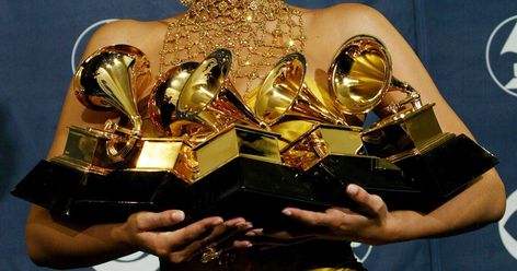 All the Swag Celebrities Get at the 2018 Grammy Awards Beyonce Costume, Beyonce Show, Radio Song, Dream Life Goals, Comedy Song, Beyonce Outfits, Dangerous Love, Hip Hop Songs, Grecian Goddess