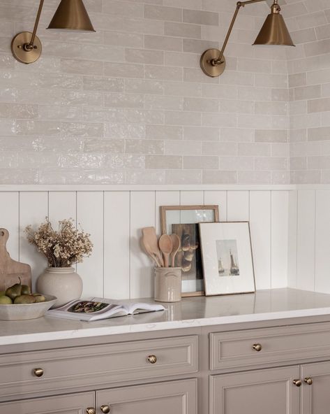 30 Kitchen Tile Ideas to Revamp Your Cooking Space in Style - placeideal.com Resurface Cabinets, Cottage Kitchen Tiles, Unique Kitchen Backsplash, Subway Tile Backsplash Kitchen, Dream Kitchens Design, Kitchen Wall Colors, Cabinets Diy, Kitchen Nook, Little Kitchen