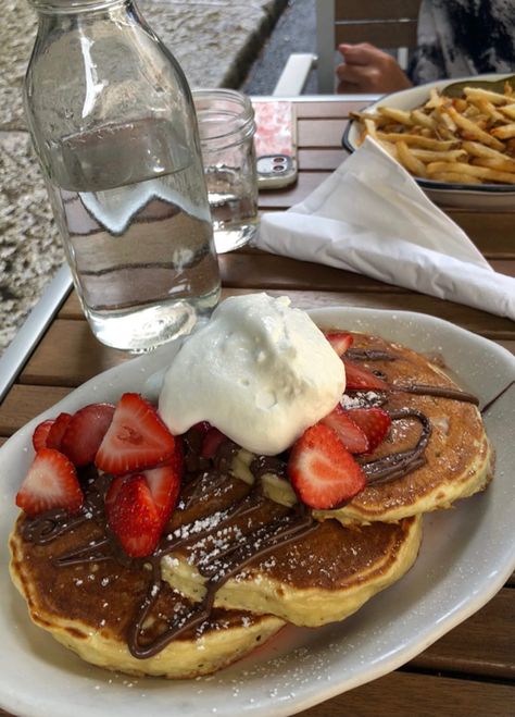 #pancakes #food #brunch #breakfast #yummy #foodspo #restaurant #nyc Waffle Restaurant, Pancake Restaurant, Restaurant Nyc, Breakfast Yummy, Breakfast Restaurants, Breakfast Waffles, Nyc Food, Breakfast Pancakes, Hair Ponytail