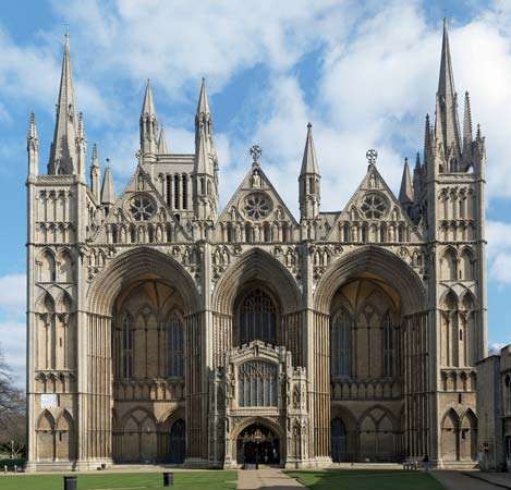 Cathedral Exterior, Peterborough England, Peterborough Cathedral, St Peters Cathedral, Catherine Of Aragon, Gothic Cathedrals, Cathedral Church, Queen Of England, Gothic Architecture