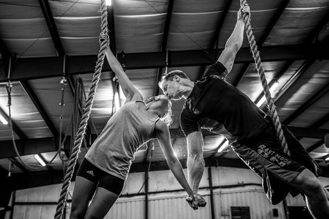 CrossFit Couple's Engagement Photos Are Nothing Short Of Badass | BridalGuide Crossfit Wedding, Crossfit Couple, Fitness Couples, Fit Couple, Fitness Photoshoot, Couples Engagement Photos, Fitness Photography, Fitness Bodybuilding, Fit Couples