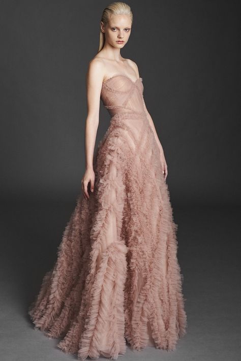 J. Mendel Ruffled Strapless Tulle Gown 파티 드레스, Tulle Gown, Zac Posen, Couture Gowns, Gorgeous Gowns, Elie Saab, Vogue Paris, Mode Inspiration, Beautiful Gowns