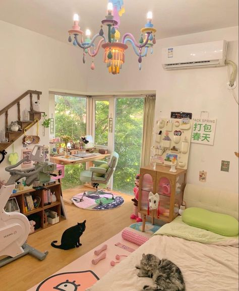 Japanese Dorm Room, Japanese Maximalism, Nerdy Room Decor, Maximalism Bedroom, Nerdy Room, Japanese Apartment, Dorm Design, Kawaii Room, Maximalism