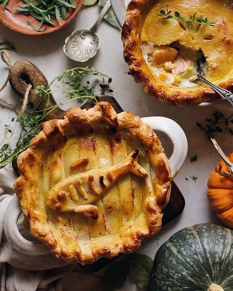 Pumpkin Pot Pie, Mini Pot Pies, Sour Pickles, Winter Foods, Pot Pie Filling, Pastry Design, Small Cucumber, Kabocha Squash, Fish Pie