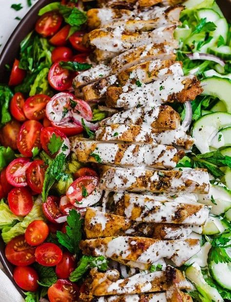 8 Meal Prep Recipes You'll Never Get Tired Of Eating - Society19 UK Chicken Shawarma Salad, Paleo Tuna Salad, Shawarma Salad, Whole 30 Salads, Shawarma Chicken, Shawarma Recipe, Paleo Salads, American Diet, Paleo Lunch