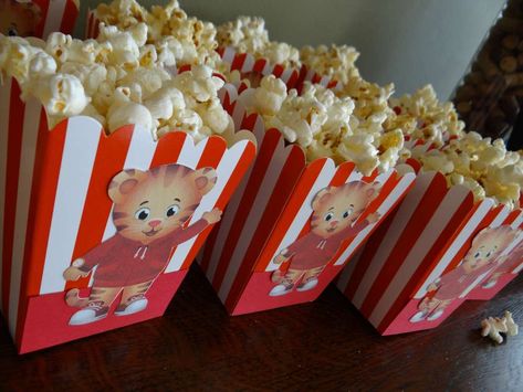 Daniel Tiger Table Centerpiece, Graduation Party Candy Table, Daniel Tiger Party Decorations, Daniel Tigers Neighborhood Birthday Party, Walmart Birthday Cakes, Daniel Tiger Party, Daniel Tiger Birthday Party, Baby Boy Birthday Themes, Tiger Party