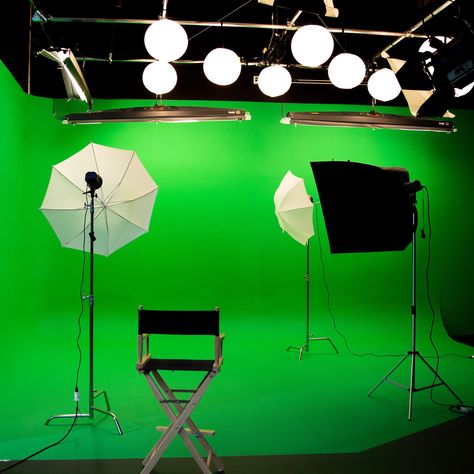 The best green screen studio in Ventura County. Green Screen Studio, Best Green Screen, Greenscreen Ideas, Green Screen Photography, Interview Rooms, Wood Wall Design, Photography Cheat Sheets, Office Renovation, Creator Studio