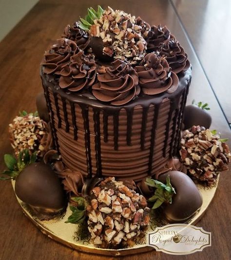 Sugar Free Pastries, Chocolate Lovers Cake, Cake Dip, Sugar Cookie Cakes, Birthday Cakes For Her, Dipped Strawberries, Gourmet Cakes, Birthday Cake For Him, Chocolate Cake Decoration