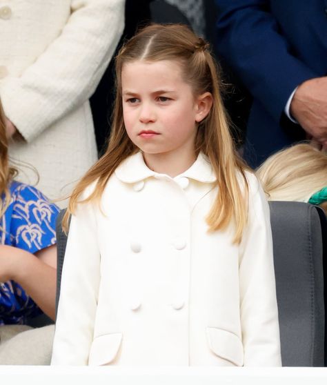 Princess Charlotte at the Platinum Pageant on June 5 Lena Tindall, Kate Middleton Family, Archie Harrison, Princesa Charlotte, Royal Family Portrait, Royal Family Pictures, Prince Louis, British Royal Families, Princess Elizabeth