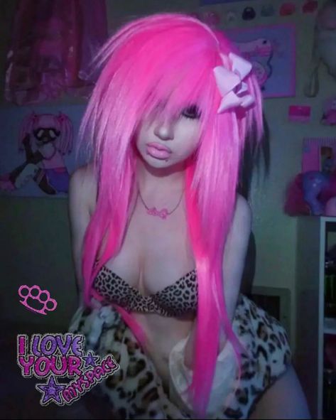 Emo Scene Makeup 2000s, Y2k Scene Aesthetic, Pink Scene Aesthetic, Scene Girl 2000s, 2000s Hipster, Emo Scene Aesthetic, Leopard Y2k, Emo Baddie, Cheetah Print Hair