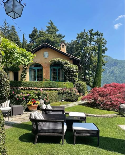 Lake Como, Italy 📷: [instagram.com/itslaurenmarshall] Italy Mansion, Italy Houses, Villa Style Home, Italy Countryside, Lake Como Villas, Italy Instagram, Italy Tourism, Italy House, Lake Villa