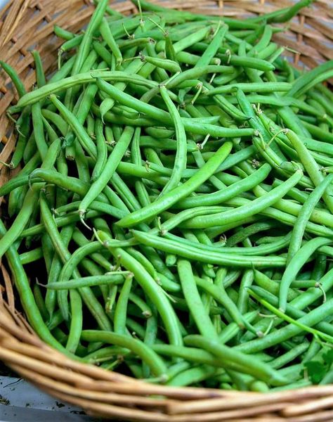 basket of fresh green beans Air Fryer Frozen Green Beans, Air Fried Green Beans, Seasoned Sour Cream, Green Bean Recipe, Air Fryer Vegetables, French Beans, Air Fryer Baked Potato, Air Fryer Pork Chops, Fried Green Beans