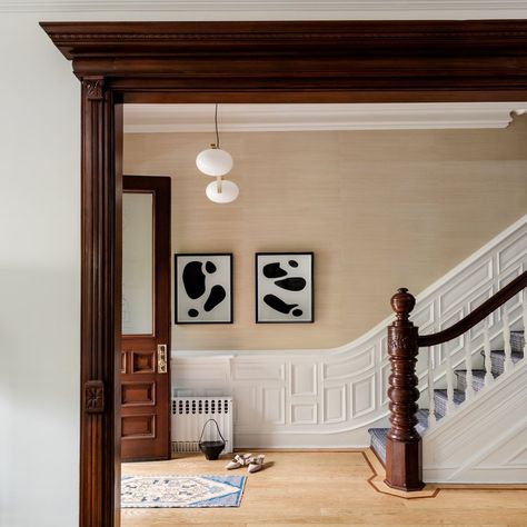 Brownstone Entryway, Entryway Wallpaper, Wood Banister, Brooklyn Townhouse, Brooklyn Design, White Wainscoting, Elegant Entryway, Brooklyn Brownstone, Budget Design