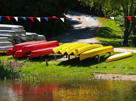 Outdoor Rental Ideas, Boat Rental Business, Kayak Rental Business, Kayak Dock Launch Diy, Kayak Rental Shop, Diy Kayak Launch, Kayak Storage Rack, Kayak Storage, Canoe Club