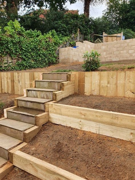 Terrace Yard Landscaping, Steep Gardens Ideas, Deck On Steep Slope, Decked Backyard Ideas, Uphill Garden Ideas, Garden On A Hill Sloped Yard, Landscape Stairs Sloped Yard, Hillside Garden Sloped Yard, Uphill Backyard Ideas