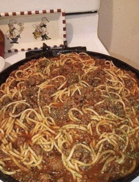 Cooking With Nan, Spaghetti Ingredients, Homemade Spaghetti Sauce, Spaghetti Casserole, Homemade Spaghetti, Grandmas Recipes, Spaghetti Pasta, Spaghetti Recipes, Dinner Salads