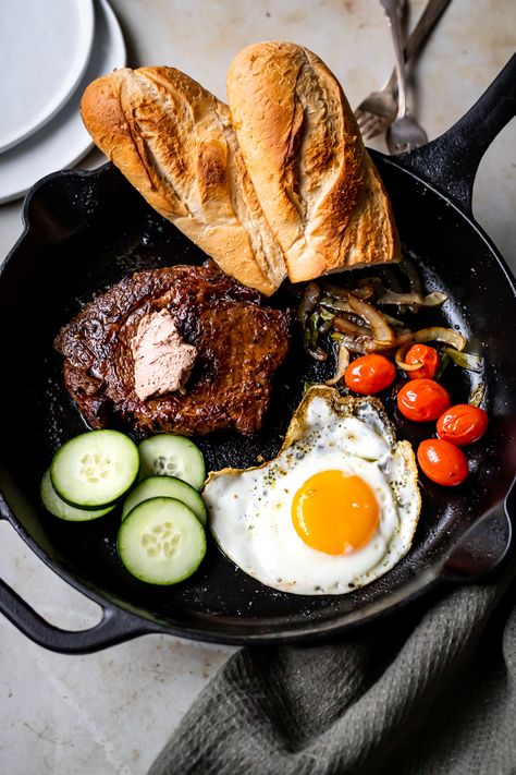 Bo Ne (Vietnamese Steak and Eggs) Vietnamese Steak, Bo Ne, Vietnamese Breakfast, Vietnamese Cuisine, Steak And Eggs, Beef Recipes Easy, Breakfast Meal Prep, Easy Beef, Vietnamese Recipes