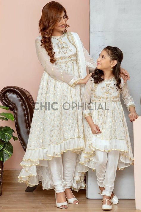 Mommy Daughter Dresses, Mom Daughter Matching Dresses, Mom Daughter Outfits, Kids Party Wear Dresses, Mother Daughter Fashion, Mother Daughter Matching Outfits, Mother Daughter Dresses Matching, Mom And Daughter Matching, Girls Dresses Sewing