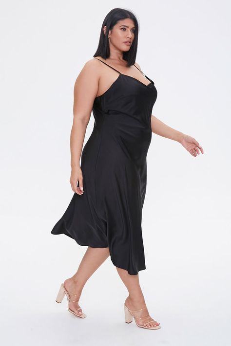 Plus Size Satin Midi Slip Dress Black Slip Dress Plus Size, Black Slip Dress Outfit Formal, Vestidos Curvy, Plus Size Slip Dress, Black Slip Dress Outfit, Slip Dress Outfit, Plus Size Satin, Outfit Hacks, Curvy Style