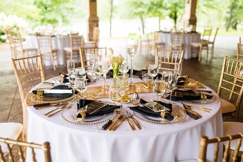 Round Wedding Reception Tables, Round Table Centerpieces Wedding, Gold Wedding Table Decorations, Round Table Wedding, Wedding Rehearsal Ideas, 60 Inch Round Table, Round Table Settings, Round Table Centerpieces, Round Wedding Tables