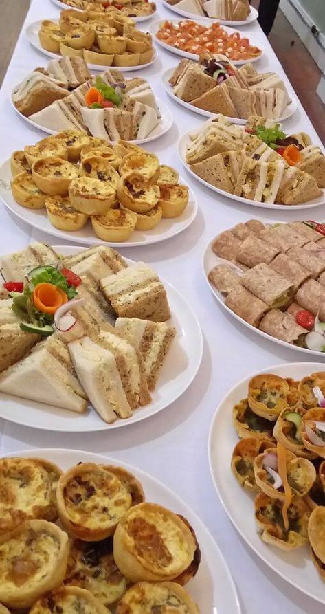 Office Catering Ideas Lunches, Catering Lunch Ideas, Sandwich Buffet Ideas, Cold Buffet Food Ideas Party, Lunch Buffet Ideas, Ideas Para Catering, Mom Brunch, Office Catering, Buffet Catering