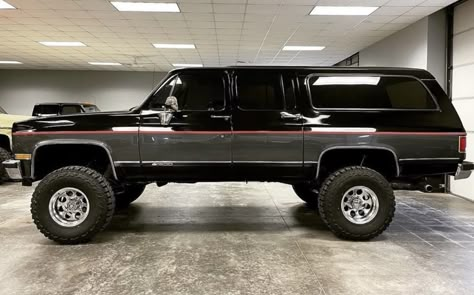 Square Body Suburban 4x4, Chevy Suburban Custom, 4x4 Suburban, Lifted Suburban, Squarebody Chevy, Chevy Blazer K5, 87 Chevy Truck, Square Body Trucks, Square Body Chevy