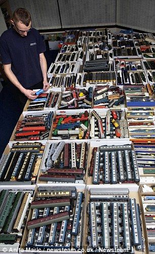 Largest ever collection of model trains goes up for auction Model Train, Penthouse Apartment Exterior, Model Trains Ho Scale, Lionel Trains Layout, Trains For Sale, Train Kit, Garden Trains, Hobby Trains, Ho Model Trains