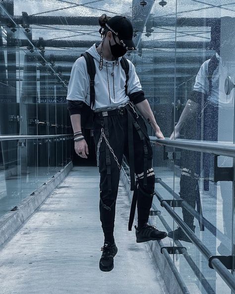 Gamer Aesthetic Outfit, Techwear Men Outfit, Tech Wear Aesthetic, Aesthetic Outfit Men, Mens Techwear, Techwear Men, Tech Outfit, Gamer Aesthetic, Cyberpunk Outfit