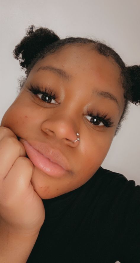 Nose Piercing On Flat Nose, Nose Piercing Flat Nose, Flat Nose Piercing, Girls With Nose Piercing, Piercing Flat, Cute Nose Piercings, Nose Piercings, Flat Nose, Rings For Girls