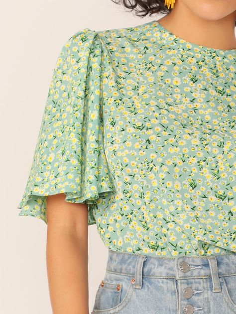 Flutter Blouse, Girly Grunge, Flowery Tops, Ditsy Floral Top, Cozy Summer, Butterfly Sleeve Top, Casual Work Outfits Women, Flutter Sleeve Blouse, Top Shein