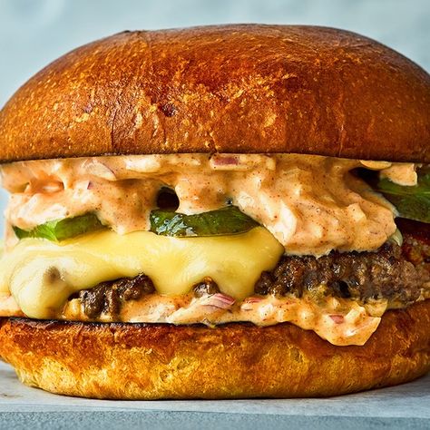 Perfect Cheeseburger, Best Cheeseburger Recipe, Olive Magazine, On A Bun, Cheeseburger Recipe, Burger Toppings, Cheese Burger, Hot Dog Recipes, Burger Sauce