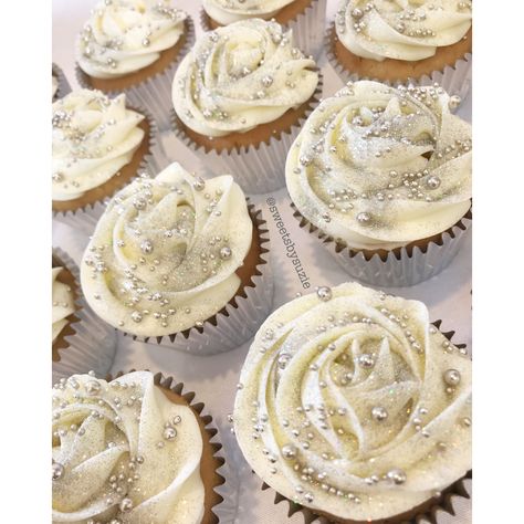 Glitz And Glam Cupcakes, Cupcakes With Pearls And Glitter, Red And Silver Cupcakes, 25th Anniversary Cupcakes, Silver Cupcakes Ideas, Gold And Silver Cupcakes, White And Silver Cupcakes, Diamond Cupcakes, Cupcakes With Glitter