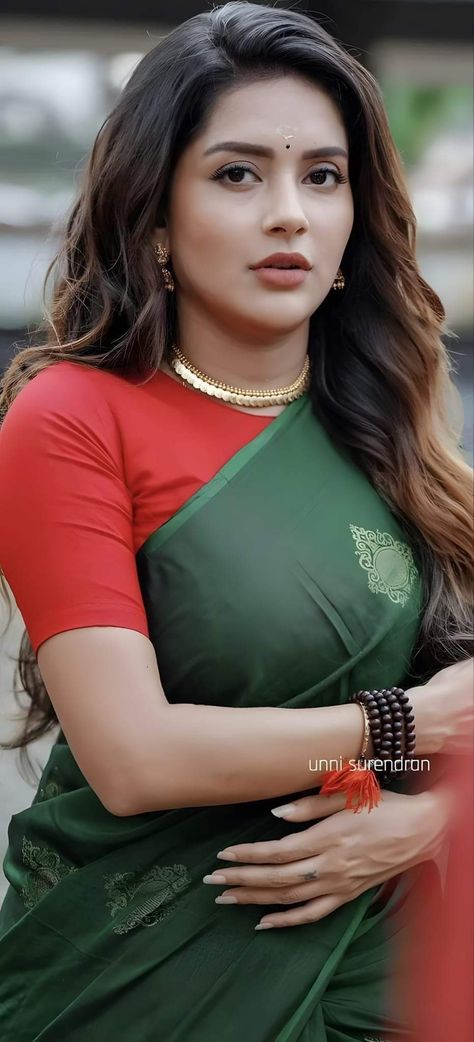 Mahima Nambiar Saree, Katchi Sera, Mahima Nambiar, Shamna Kasim, Actress In Saree, Happy Krishna, Indian Women Painting, Forever Person, Beautiful Lipstick