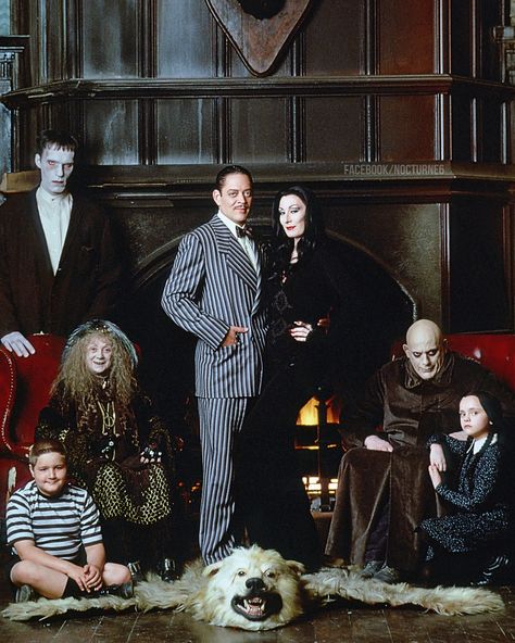 Adams Family Costume, Addams Family Movie, Addams Familie, Addams Family Values, Mc Hammer, Gomez And Morticia, The Rocky Horror Picture Show, Morticia Addams, Adams Family