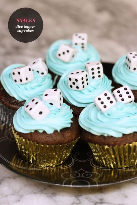 Here's a simple trick to spruce up your snacks for your board game night - just top your cupcake with (clean) dice! Just be sure to warn your guests that the toppers are not edible. (Not a suitable idea for a kids game night) Game Night Cupcake Ideas, Game Night Cupcakes, Board Game Cupcakes, Game Night Cake, Board Game Night Snacks, Game Cupcakes, Board Games Night, Bunko Party, Bunco Food