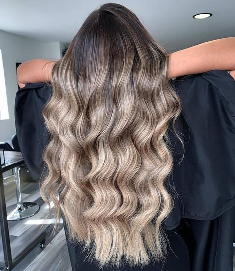 Beauty Works Hair Extensions on Instagram: “𝗢𝗕𝗦𝗘𝗦𝗦𝗘𝗗 with this blend 😍😍 2 x 20" Celebrity®️Choice Wefts in shades ‘Brond'mbre’ & ‘Bergen Blonde’ for this 𝗶𝗻𝗰𝗿𝗲𝗱, colour melt blend ✂️…” Beauty Works Hair Extensions, Color Melts, Hair Color Names, Short Hair Twist Styles, Cool Blonde Hair Colour, Products For Hair, Cool Blonde Hair, Hair Color Burgundy, Curly Hair Photos