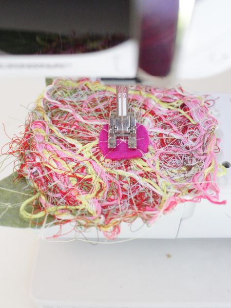 Thread flower. Add to fused bags. Thread Scraps, Fabric Upcycling, Thread Flowers, Embroidery Floss Crafts, Upcycled Accessories, Fabric Flower Pins, Garden Embroidery, Scrap Fabric Crafts, Scrap Fabric Projects