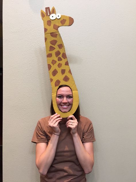 Zoo Theme Halloween Costumes, Giraffe Mask, Jungle Animal Costume, Diy Animal Costume, Giraffe Costume Diy, Jungle Costume, Animal Costumes For Kids, Giraffe Costume, Theme Carnaval