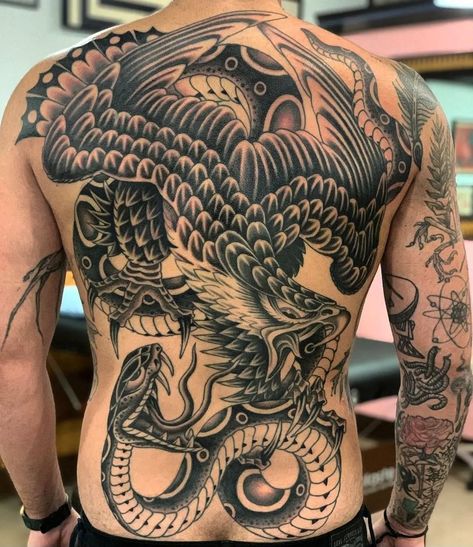 Chest And Back Tattoo, Traditional Chest Tattoo, Tattoo Espalda, Traditional Tattoo Drawings, Rooster Tattoo, Tattoo Expo, Eagle Tattoo, Old Tattoos, Arm Sleeve Tattoos